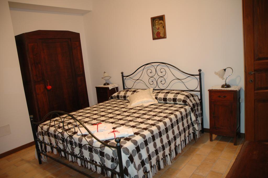Maison d'hôtes La Mola Maringalli à Cascia Chambre photo